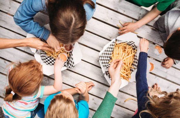 Quelle quantité de frites prévoir pour une famille ?